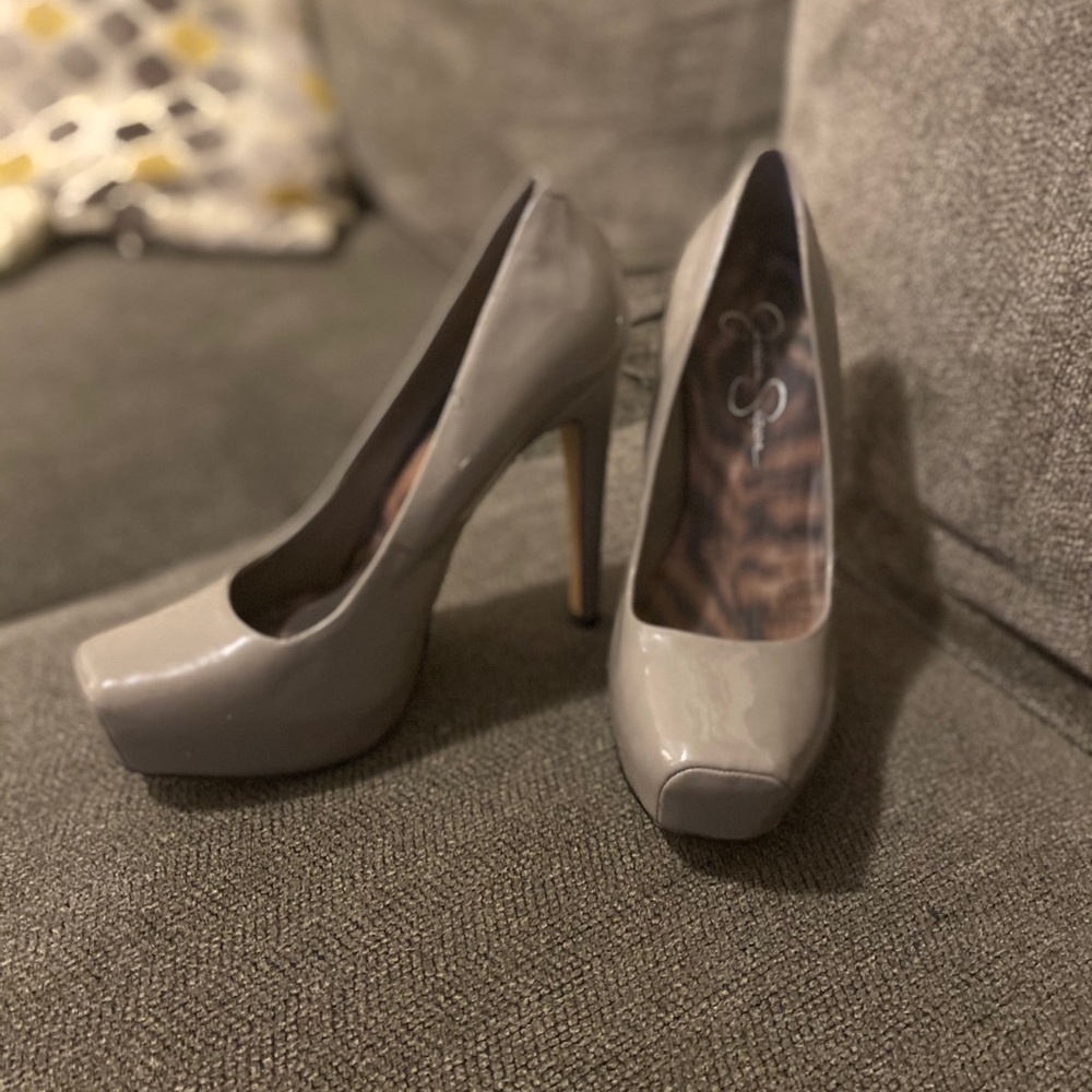 Gray heels